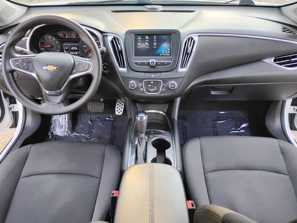 2017 Chevrolet Malibu Image 14