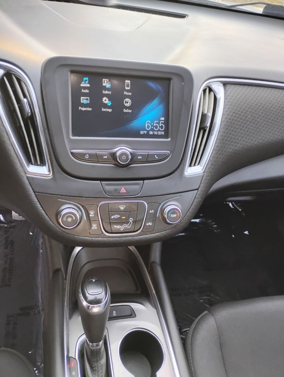 2017 Chevrolet Malibu Image 17