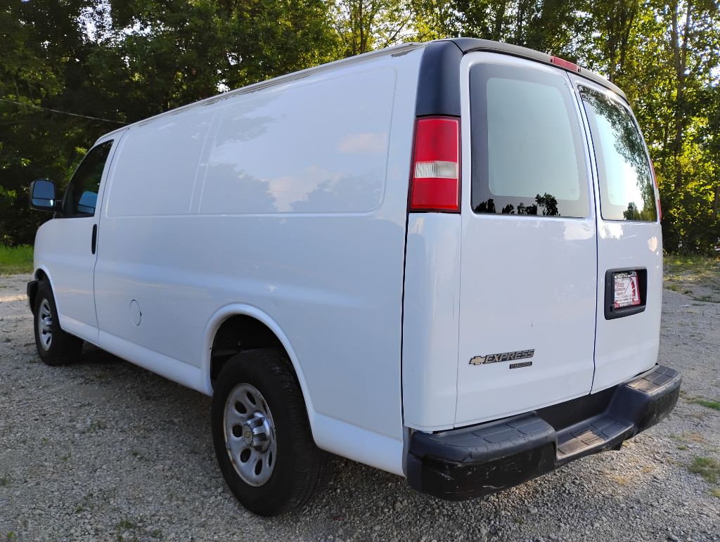 2012 Chevrolet Express Image 4
