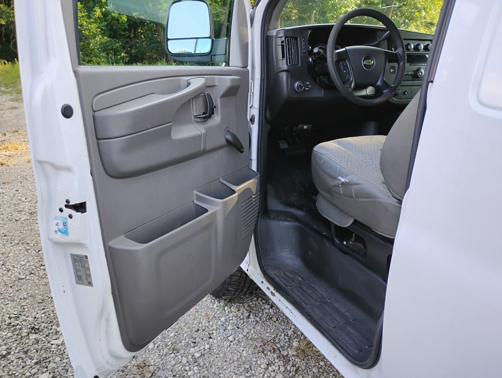 2012 Chevrolet Express Image 7