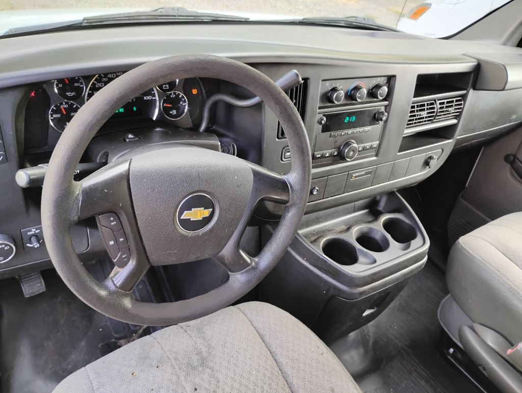 2012 Chevrolet Express Image 9