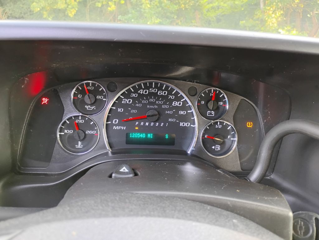 2012 Chevrolet Express Image 11