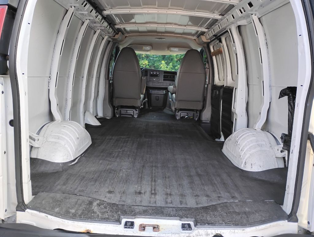 2012 Chevrolet Express Image 14