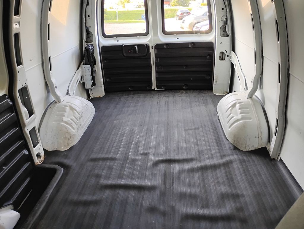 2012 Chevrolet Express Image 15