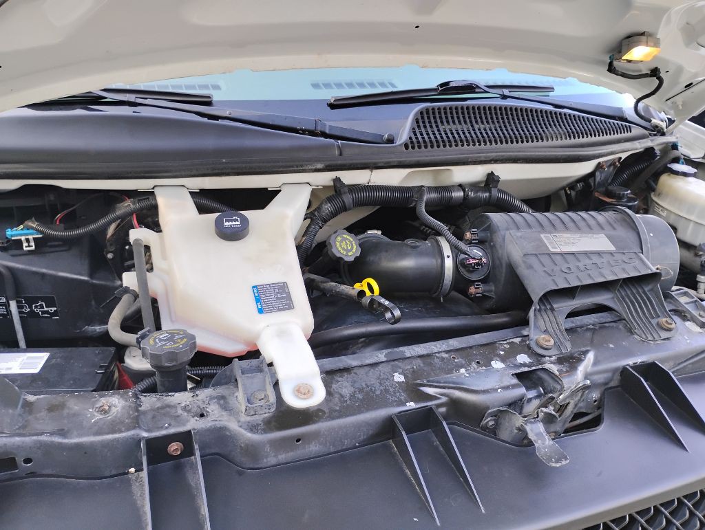 2012 Chevrolet Express Image 17