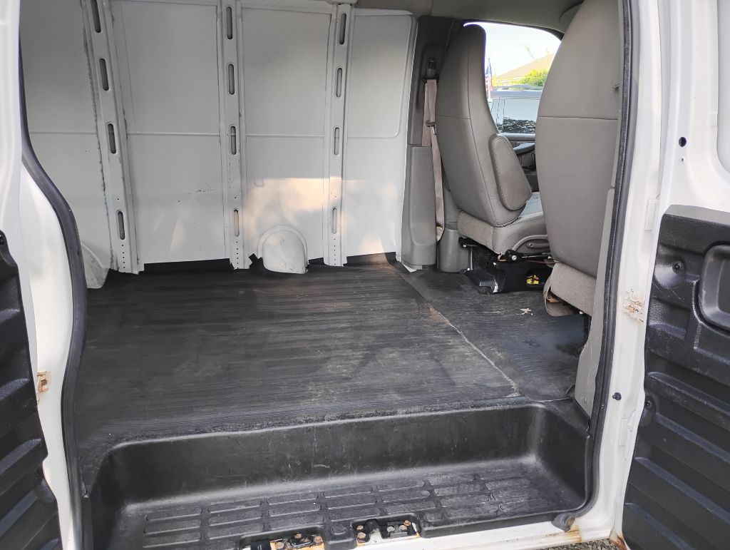 2012 Chevrolet Express Image 18