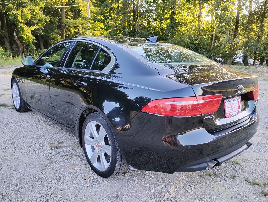 2018 Jaguar XE Image 4