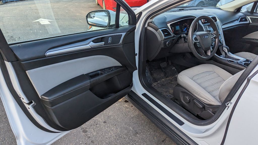 2016 Ford Fusion Image 8