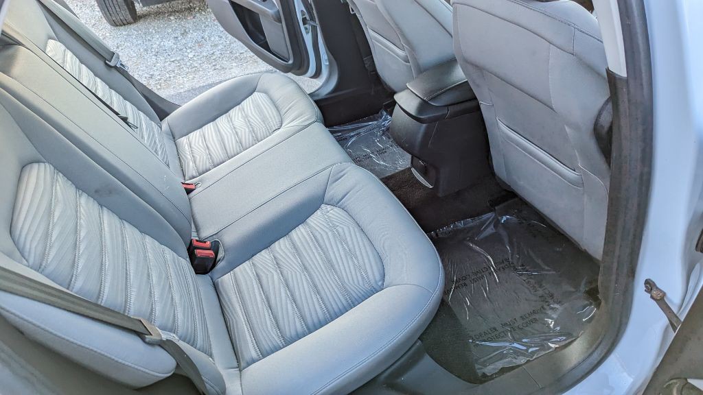 2016 Ford Fusion Image 12