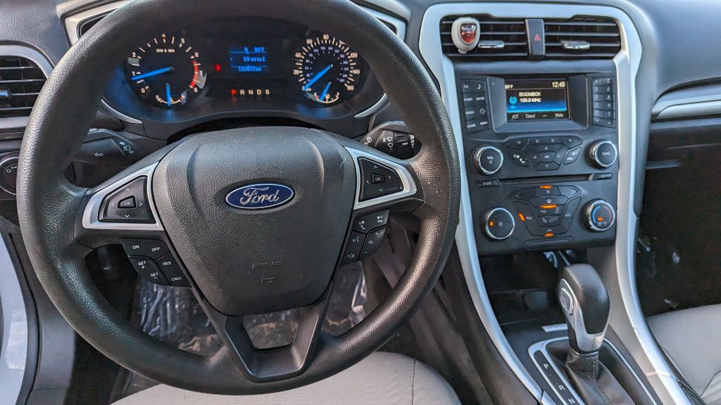 2016 Ford Fusion Image 16