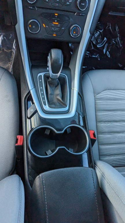 2016 Ford Fusion Image 19