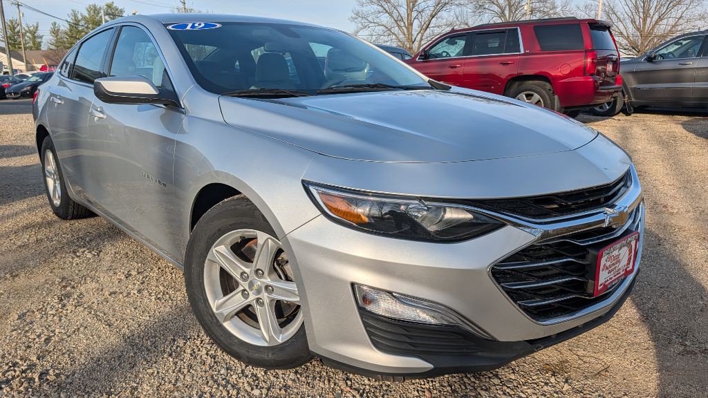 2019 Chevrolet Malibu Image 1