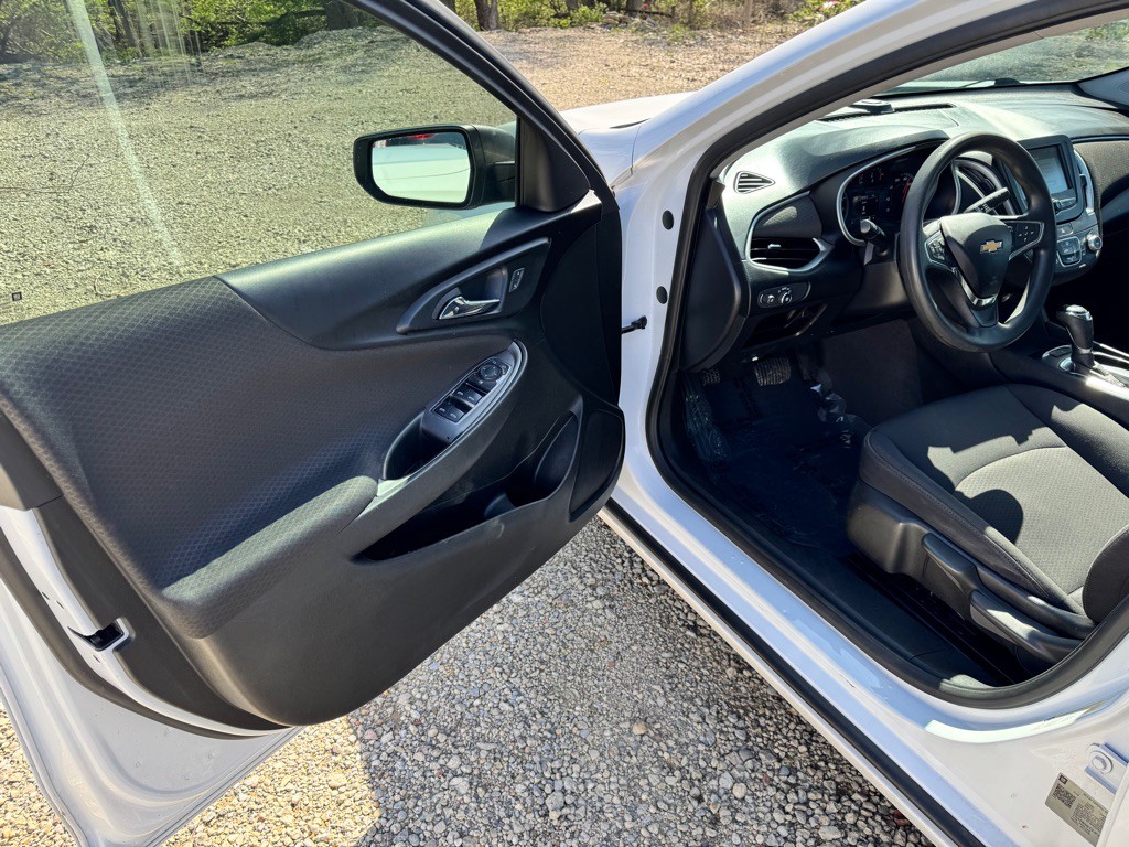 2018 Chevrolet Malibu Image 8