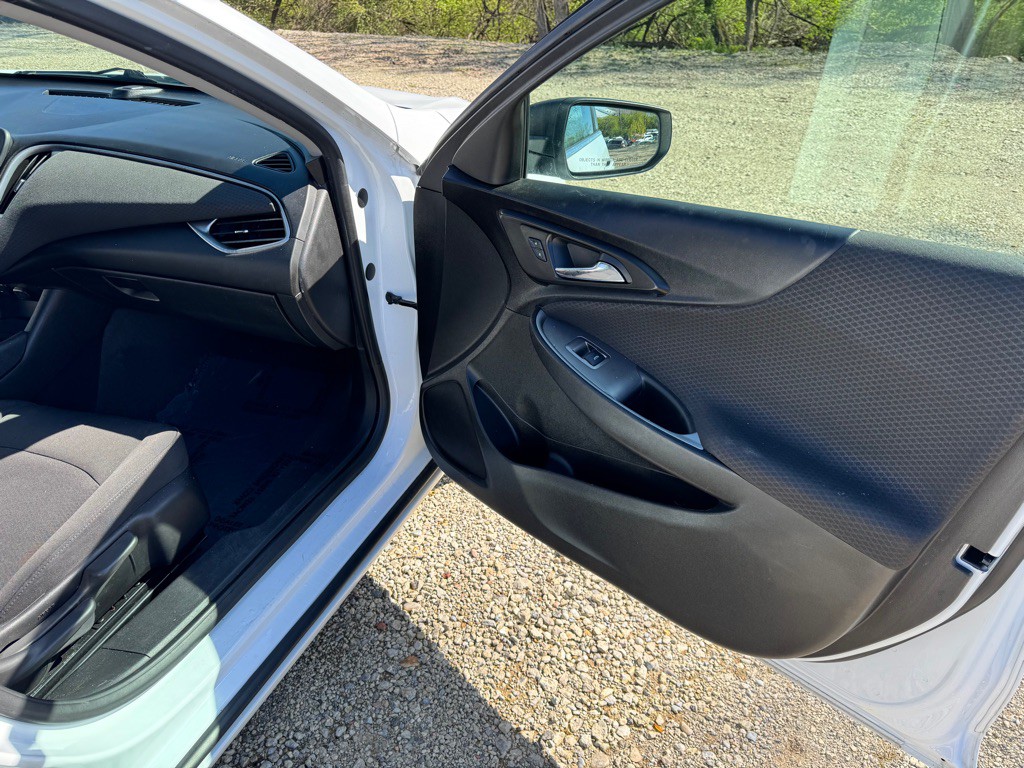 2018 Chevrolet Malibu Image 10
