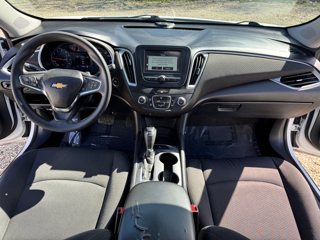 2018 Chevrolet Malibu Image 14