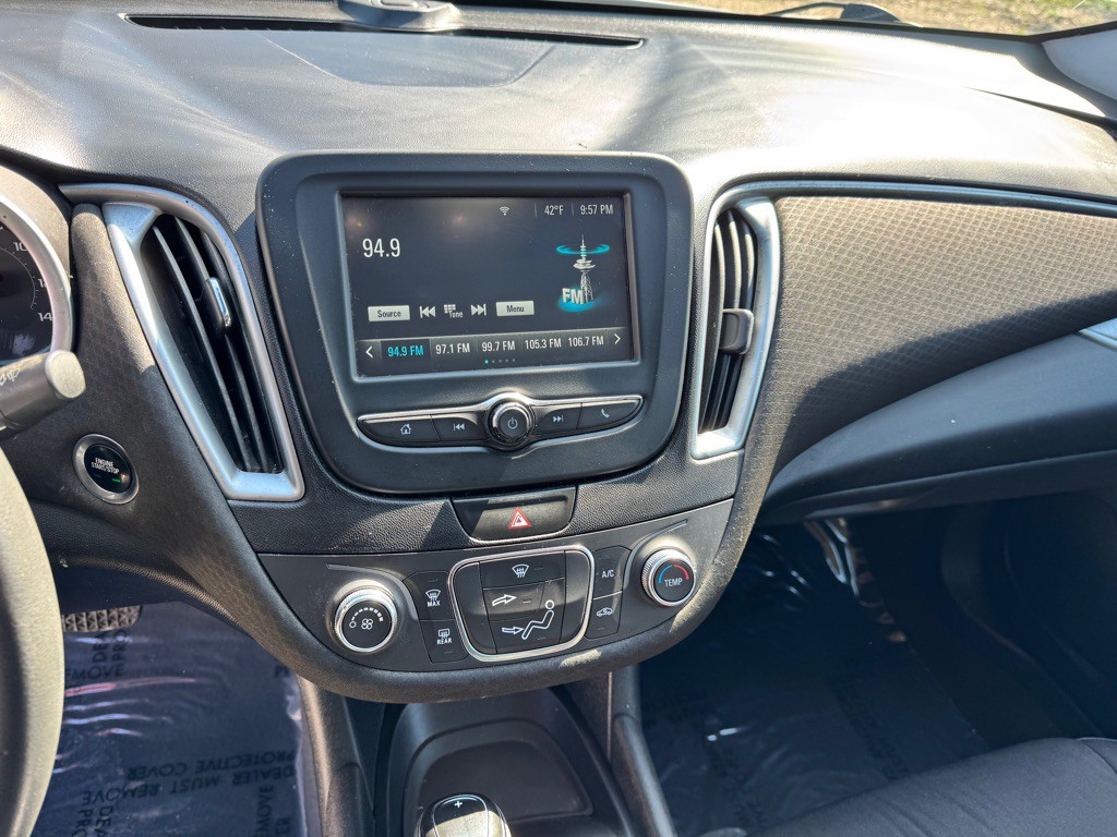 2018 Chevrolet Malibu Image 17