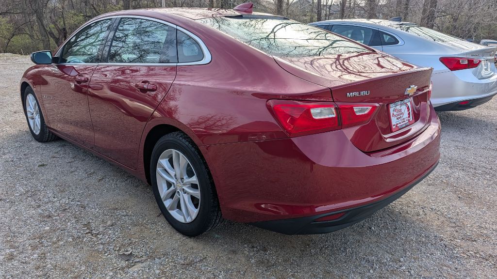 2017 Chevrolet Malibu Image 4