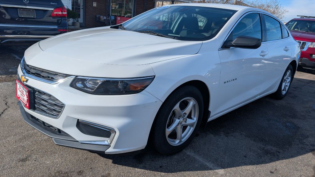 2017 Chevrolet Malibu Image 3