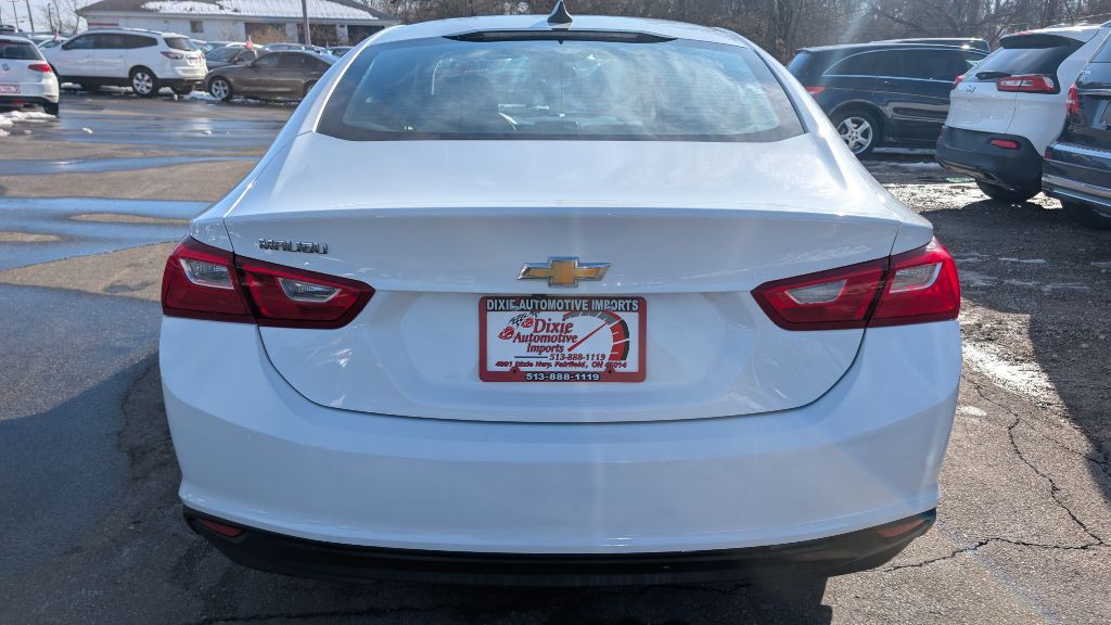 2017 Chevrolet Malibu Image 5