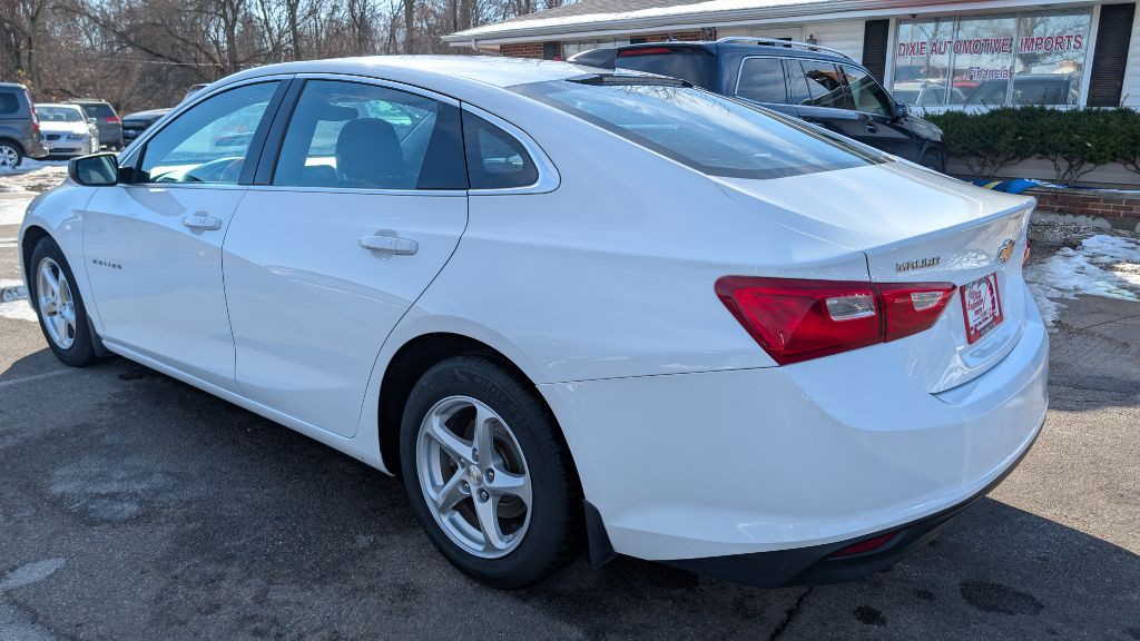 2017 Chevrolet Malibu Image 6
