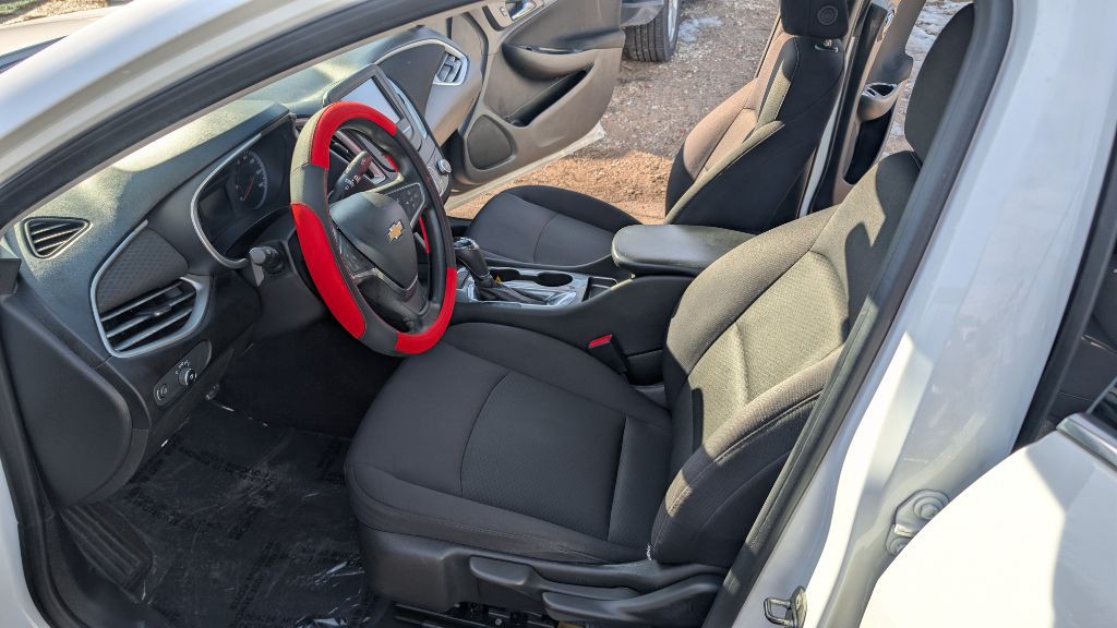 2017 Chevrolet Malibu Image 13
