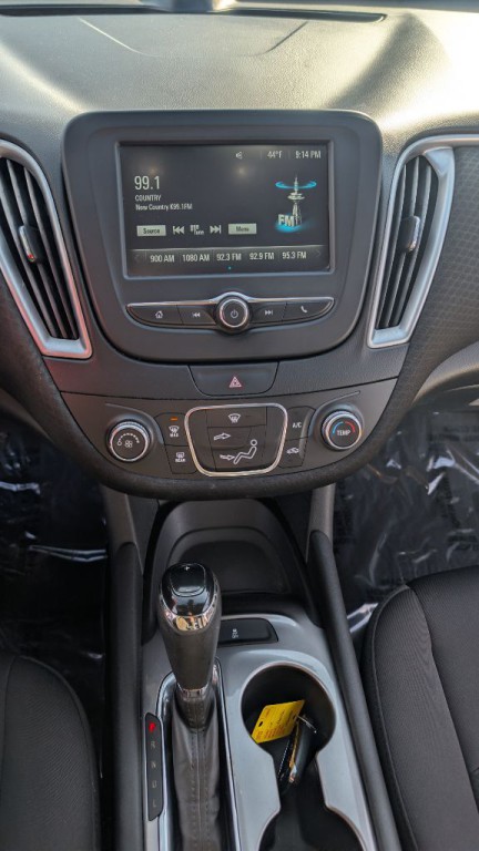 2017 Chevrolet Malibu Image 17