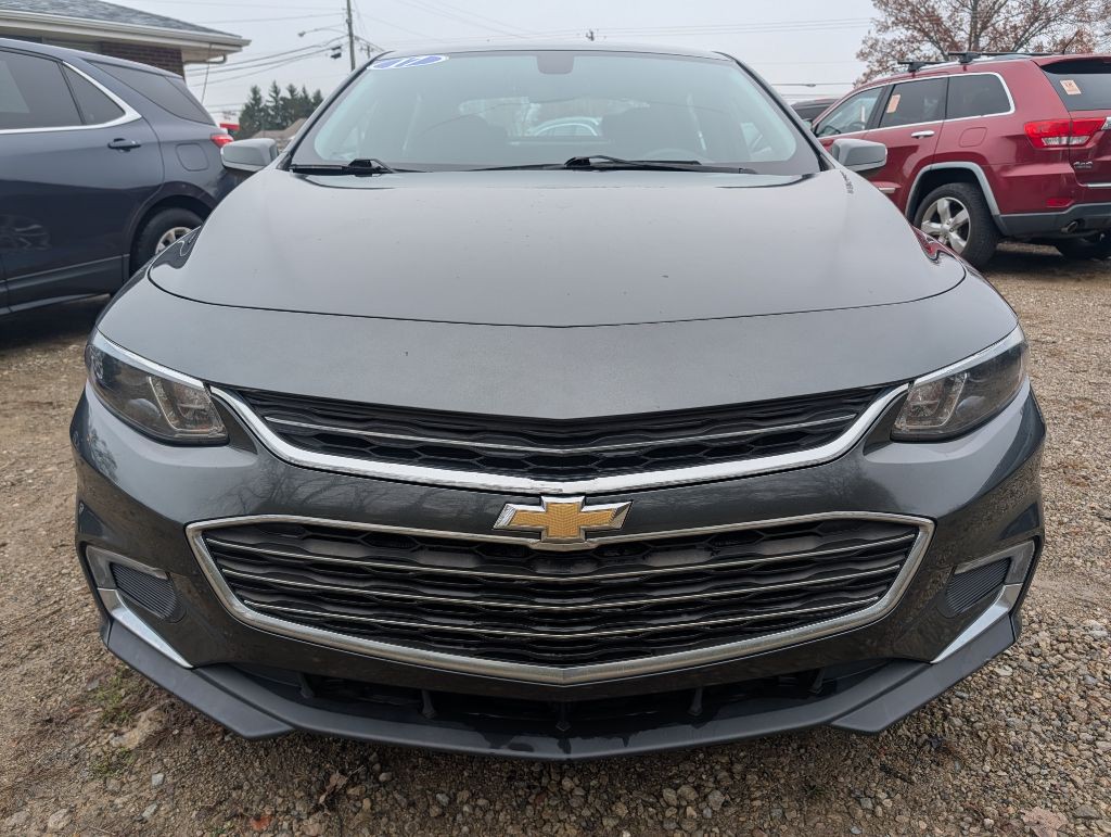 2017 Chevrolet Malibu Image 2