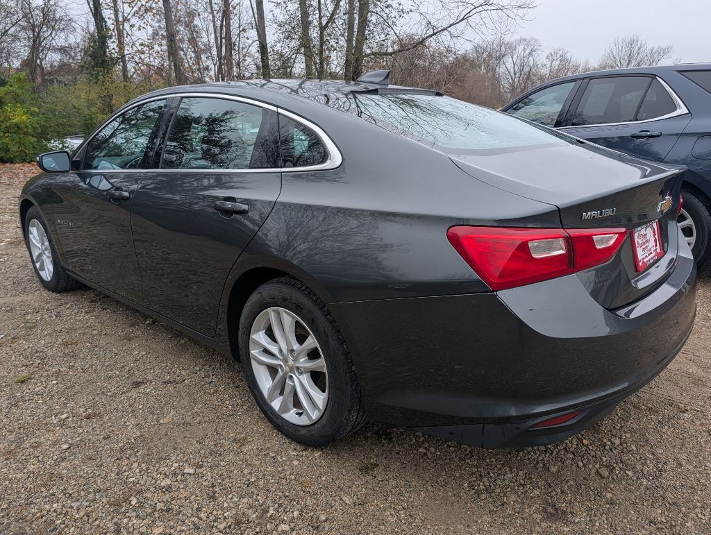2017 Chevrolet Malibu Image 4