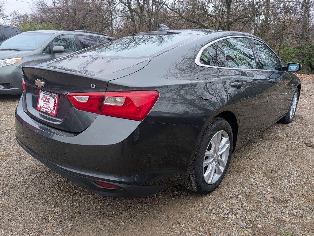 2017 Chevrolet Malibu Image 6