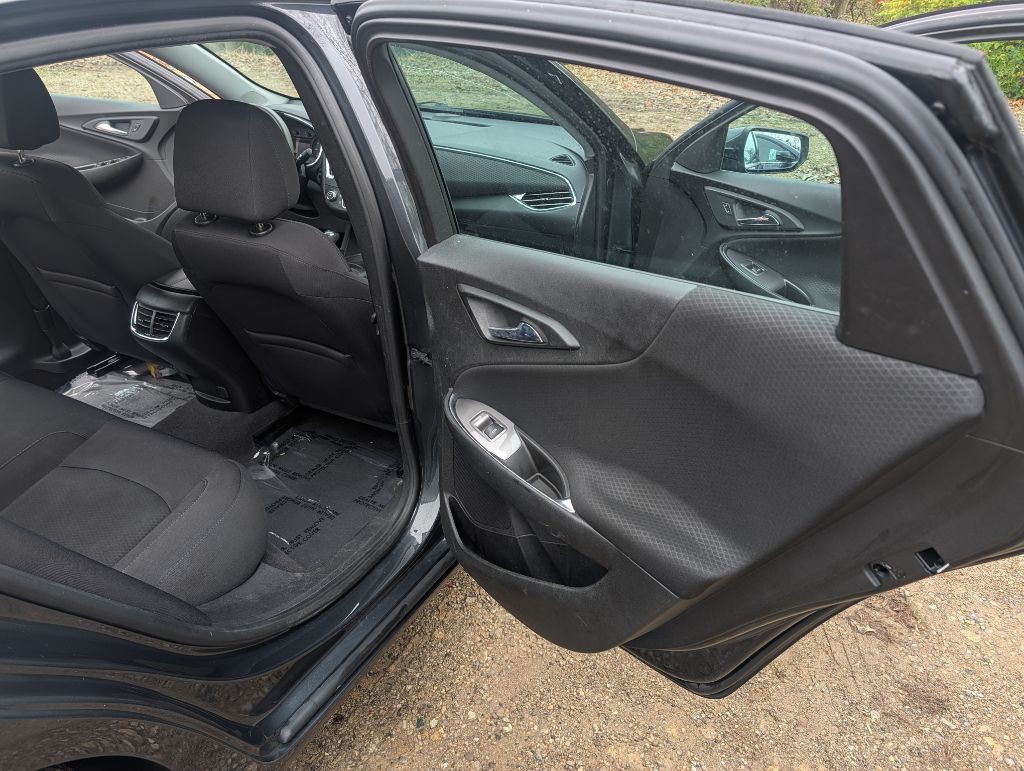 2017 Chevrolet Malibu Image 10