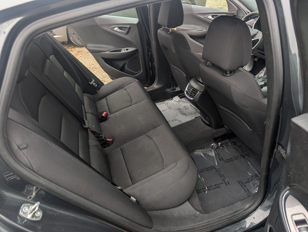 2017 Chevrolet Malibu Image 11