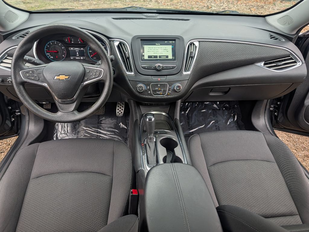 2017 Chevrolet Malibu Image 14