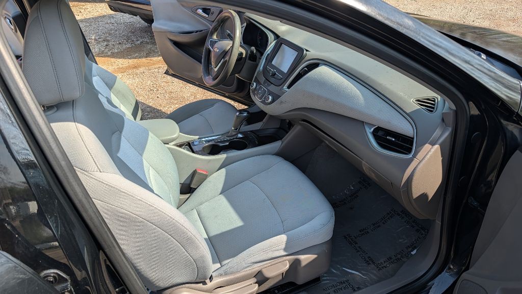 2016 Chevrolet Malibu Image 12