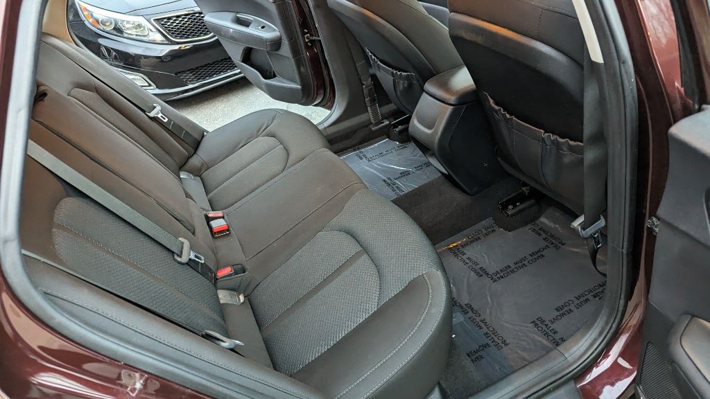 2017 Kia Optima Image 12