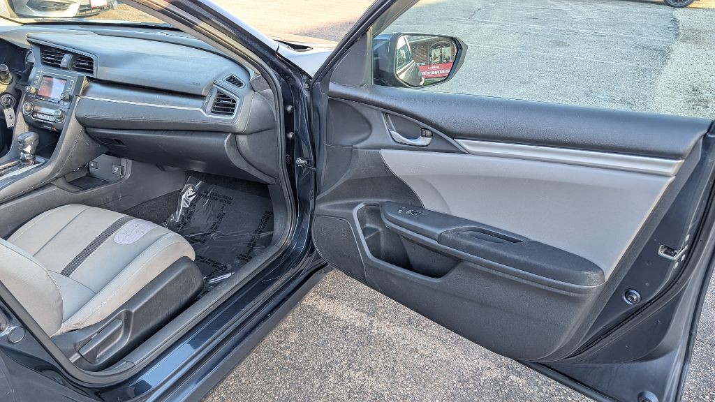 2016 Honda Civic Image 9