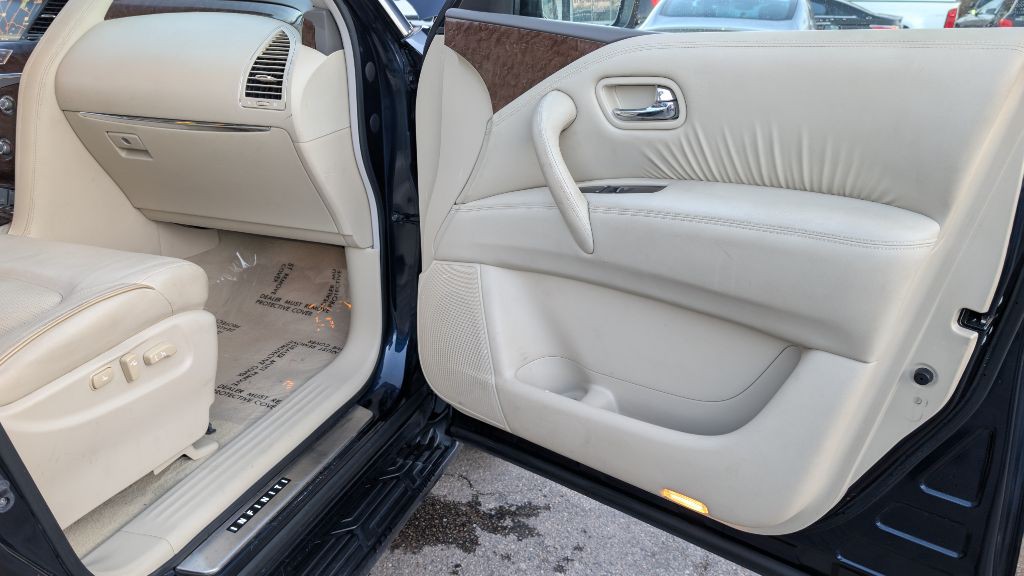 2015 INFINITI QX80 Image 10