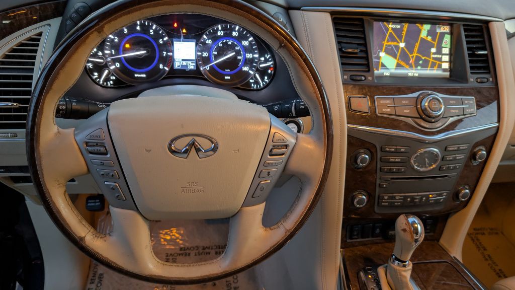 2015 INFINITI QX80 Image 17
