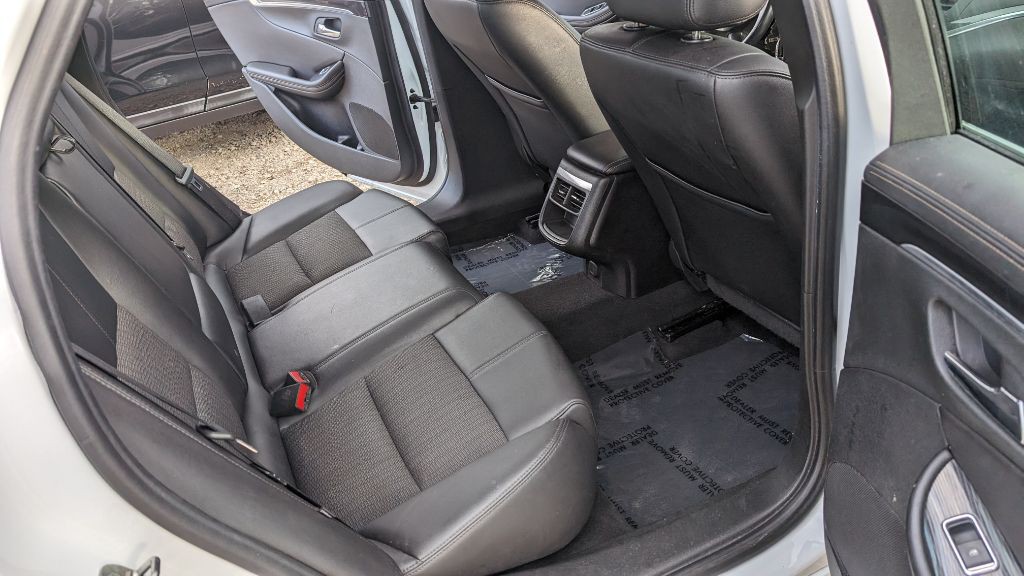 2017 Chevrolet Impala Image 12