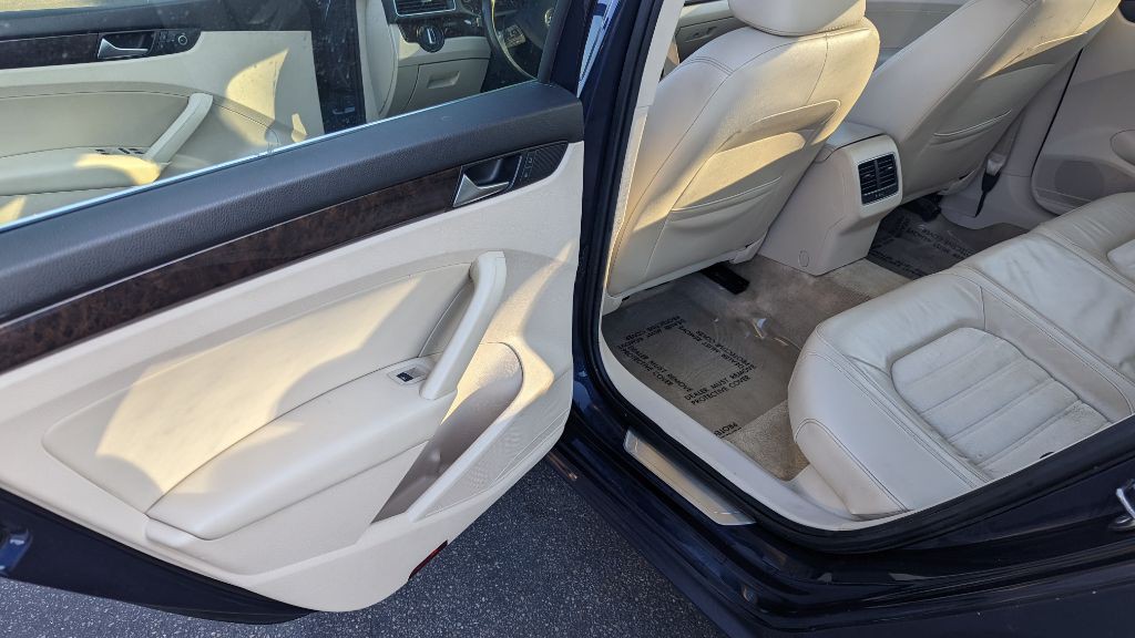 2015 Volkswagen Passat Image 8