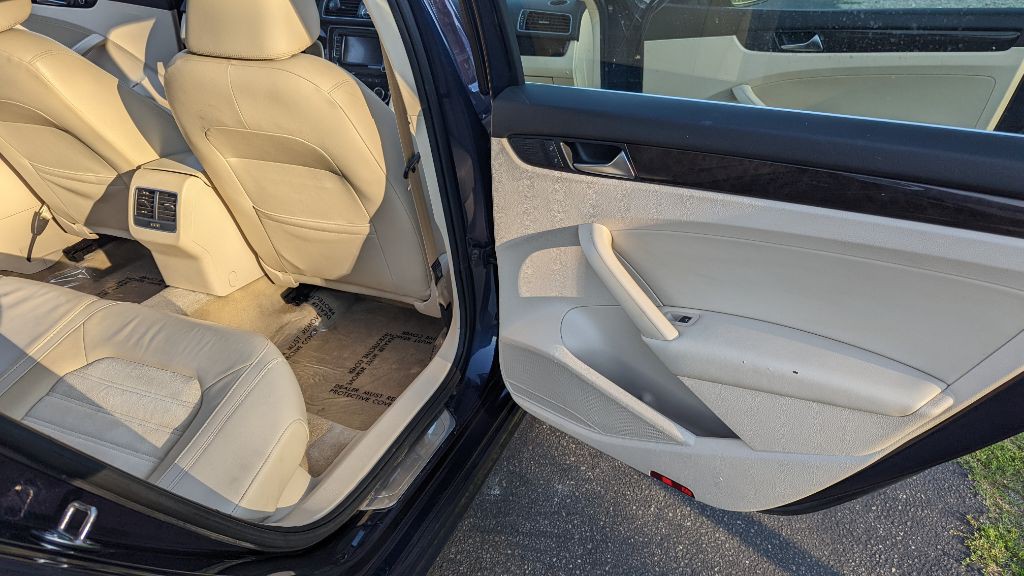 2015 Volkswagen Passat Image 10