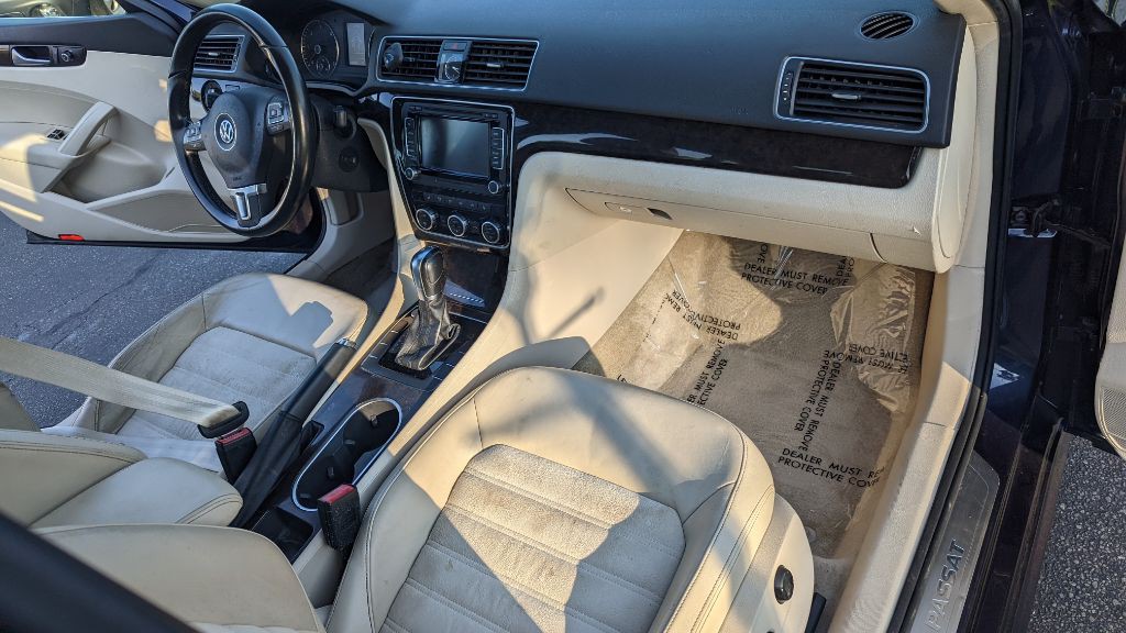 2015 Volkswagen Passat Image 13