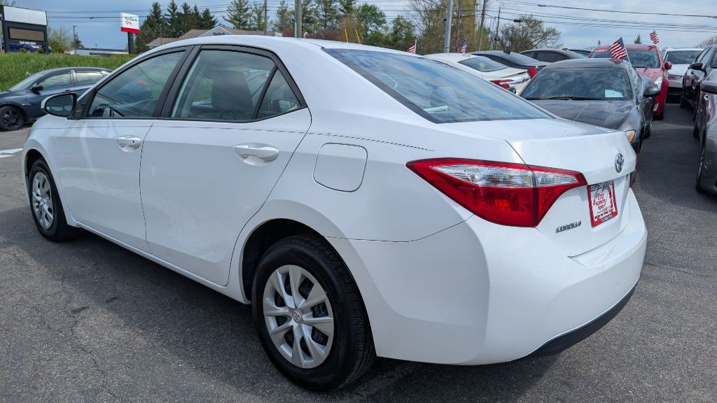 2015 Toyota Corolla Image 4