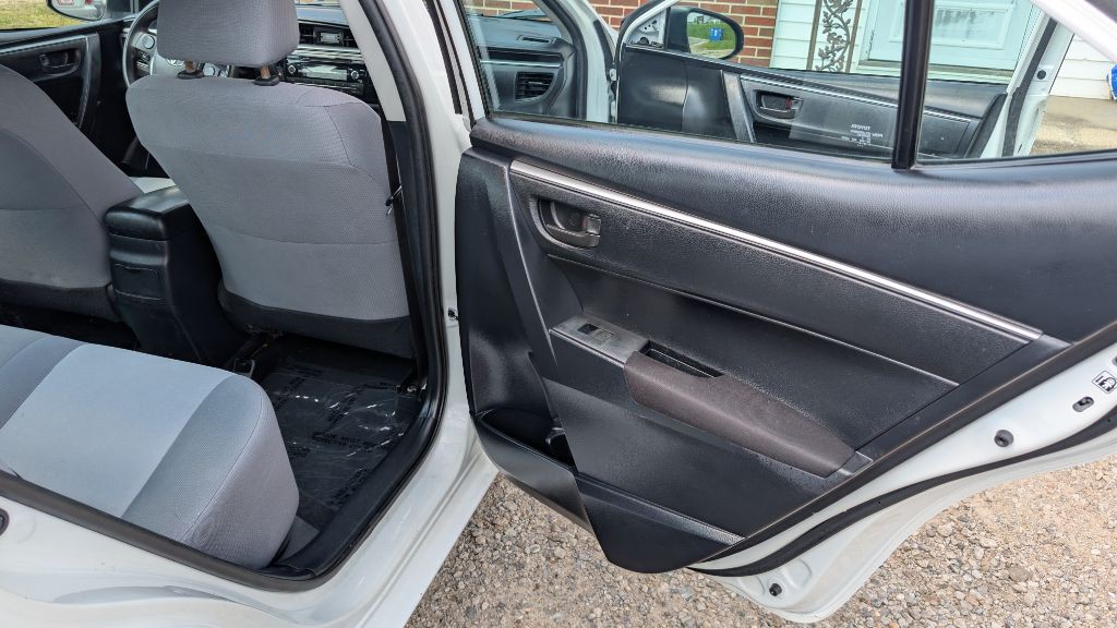 2015 Toyota Corolla Image 10