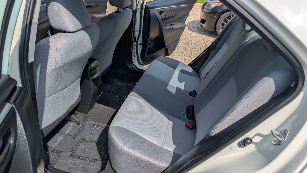 2015 Toyota Corolla Image 11