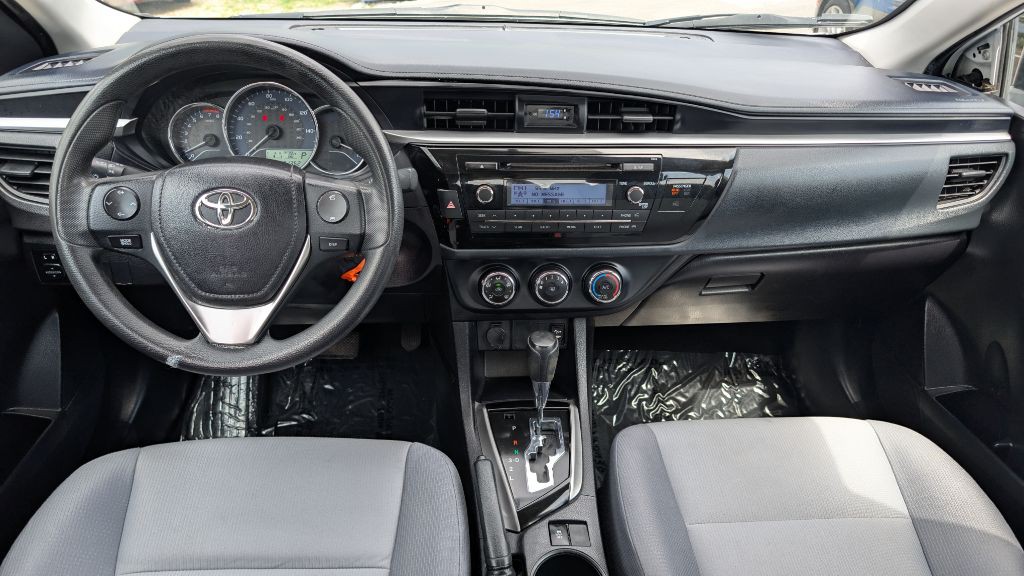 2015 Toyota Corolla Image 14