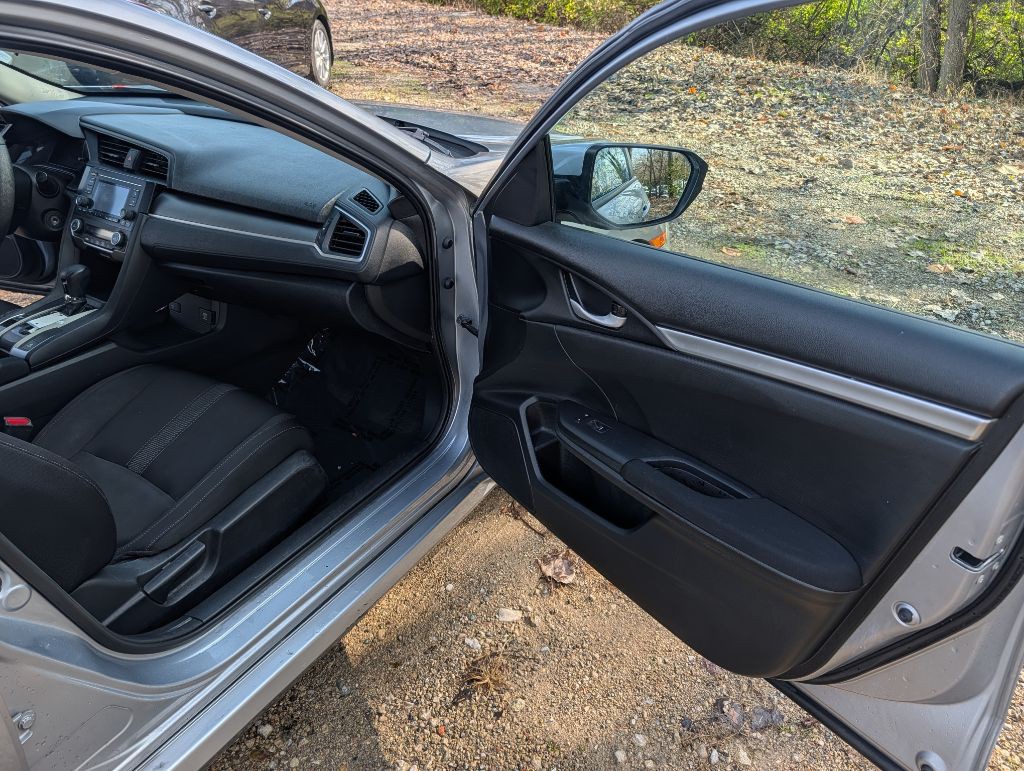 2018 Honda Civic Image 9