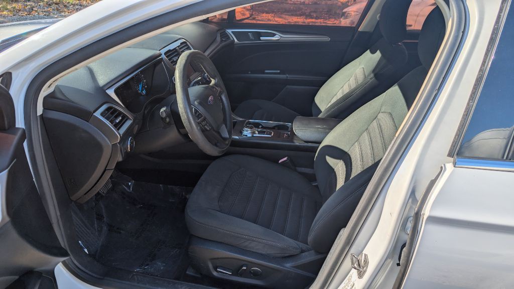 2017 Ford Fusion Image 14