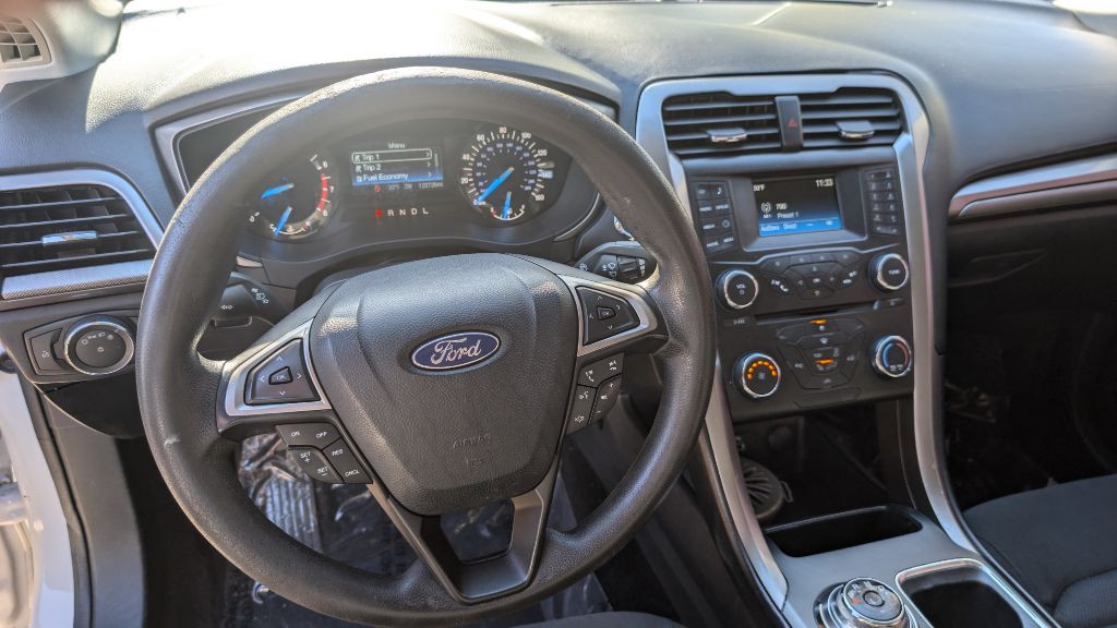 2017 Ford Fusion Image 16