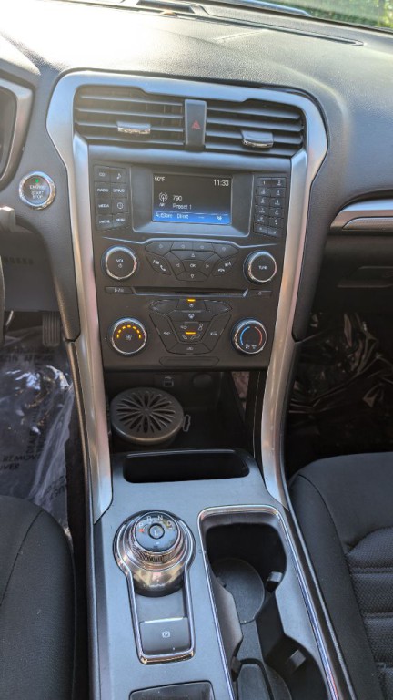 2017 Ford Fusion Image 18