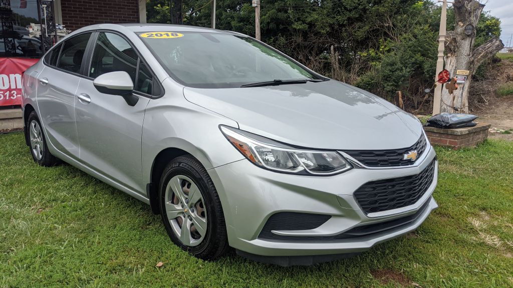 2018 Chevrolet Cruze Image 2